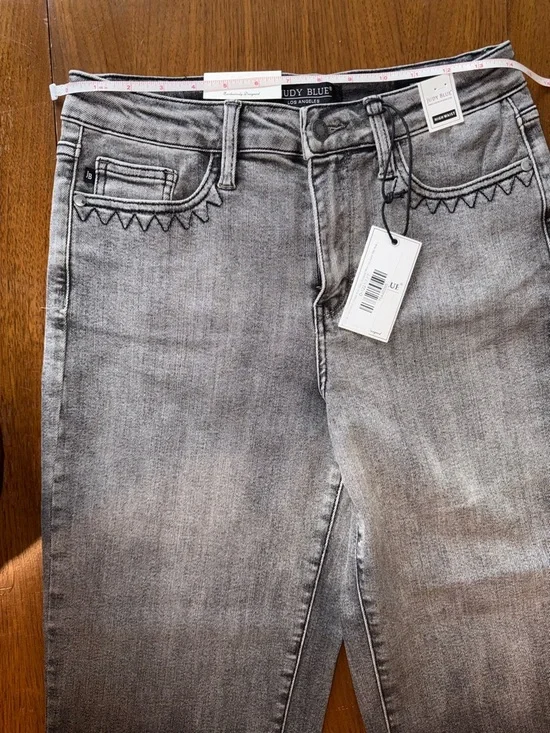 Judy Blue Gray Wide-Leg Crop Flare Jeans with Subtle ombré Fade - Picture 7 of 15